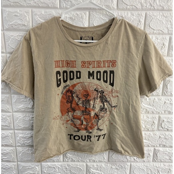 HIGH SPIRITS GOOD MOOD TOUR 77 BEIGE WOMENS SHIRT SIZE MEDIUM CROP‎ BAND TEE - Picture 1 of 10